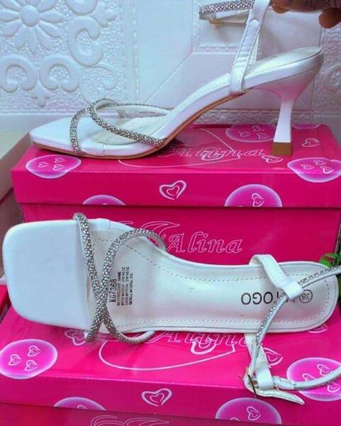 Sandales à talons élégantes