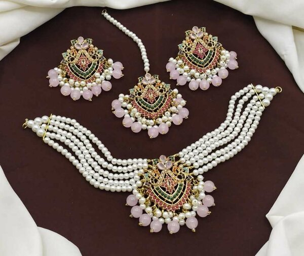 Ladies 3pc weddings set Nackless bindi topas