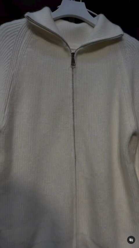 Кофта на замке