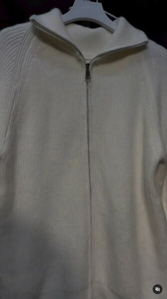 Кофта на замке