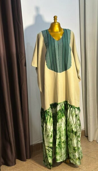 Robe caftan vert foncé/beige