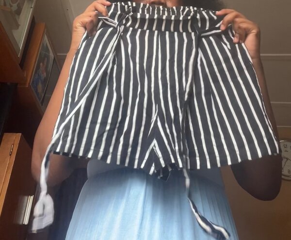Short rayé confortable