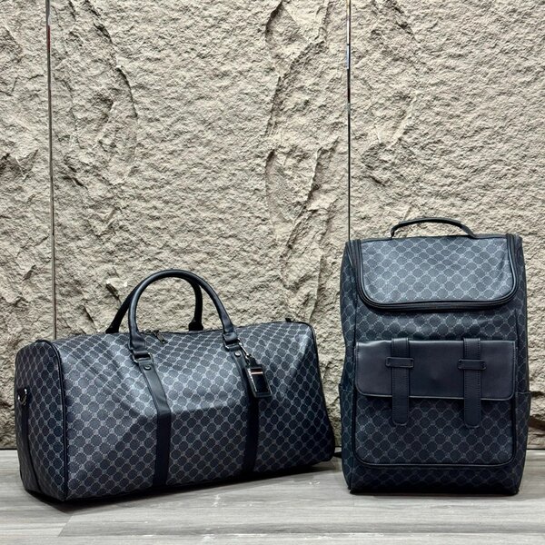 Solid travel bag set