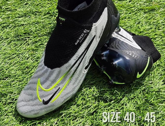 Nike MAD KICKS black grey football boots 