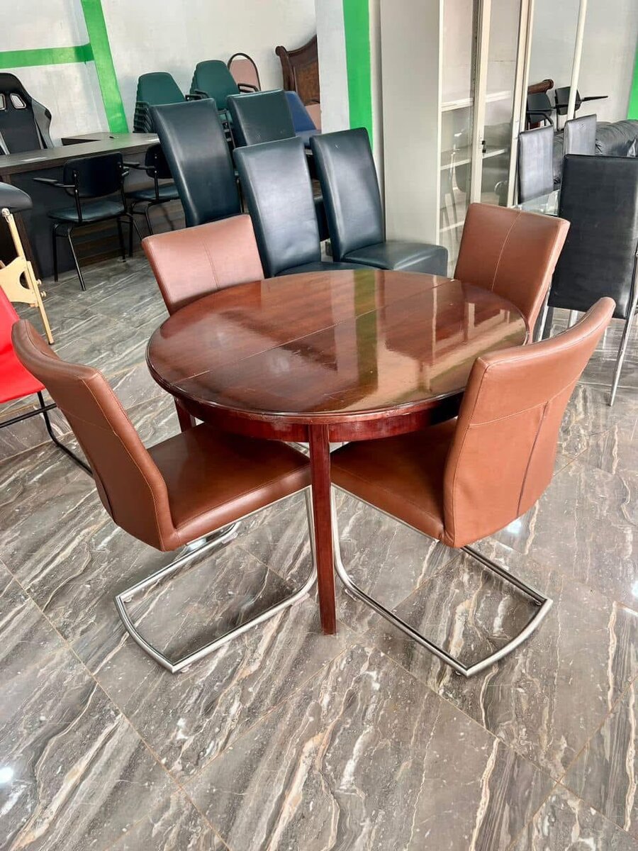 Table à manger 4 chaises