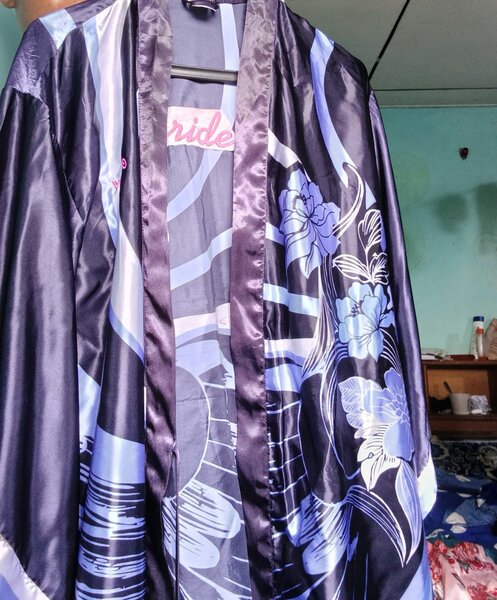 Robe kimono satin fleuri