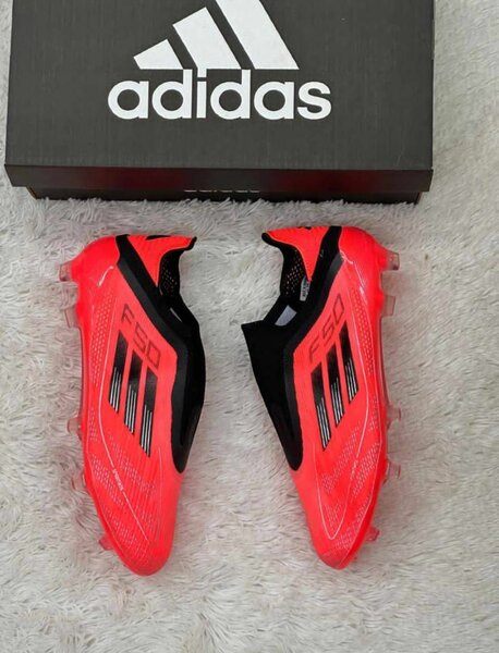 Paire de magre Adidas FSD