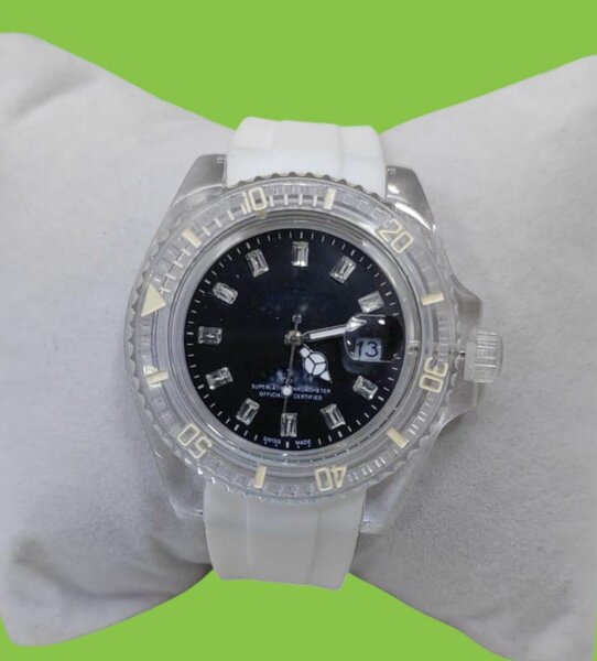 Montre étanche moderne