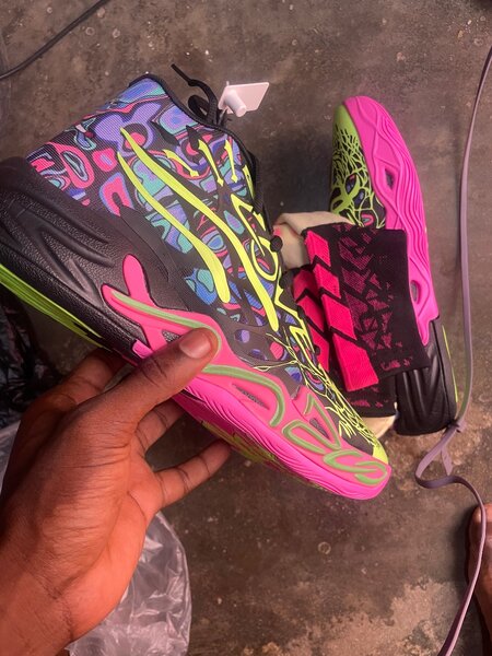 Chaussures multicolores innovantes