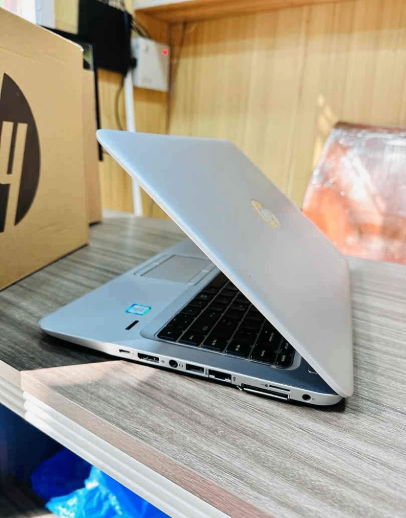 HP Laptop Performant et Élégant