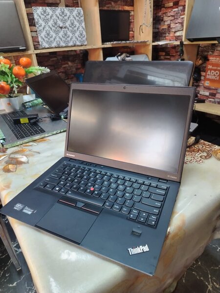 Lenovo ThinkPad X1 Carbon Ultrabook