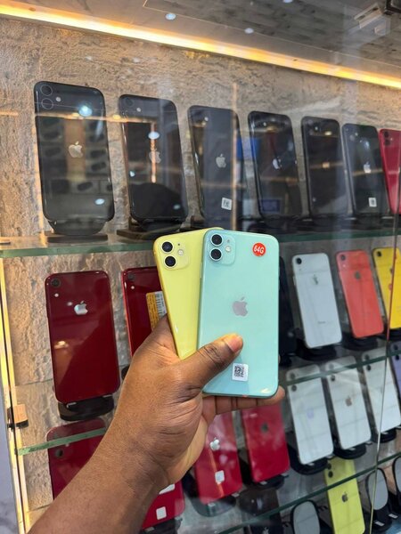 iPhone 11 (Uk used )