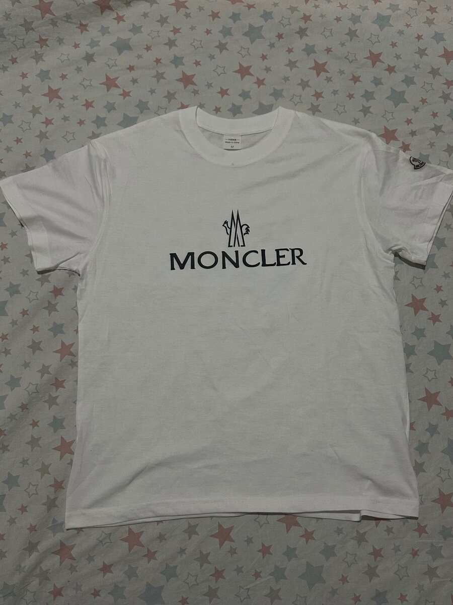 Бренд: MONCLER