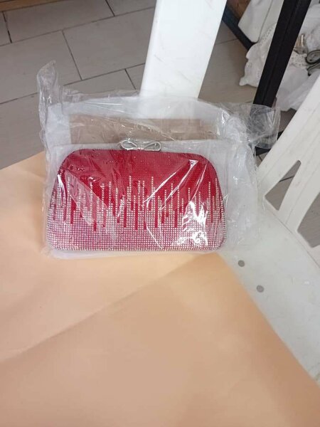 Clutch élégant en strass