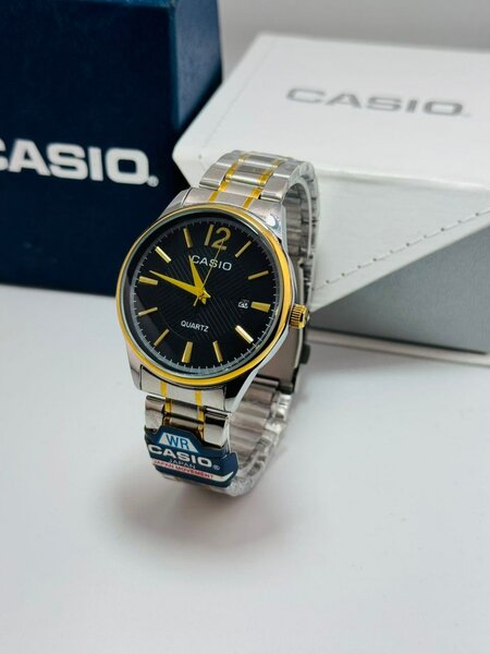 Montre Casio en acier inoxydable