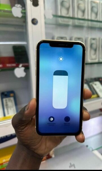 iPhone XR Jaune 64 Go