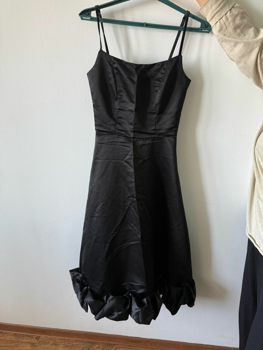 Черное платье