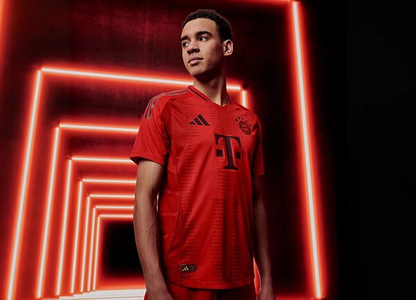 BAYERN MUNICH HOME KIT 24/25