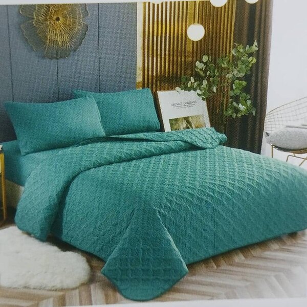 2 pillowcases, 1 bed fitter and 1 comforter