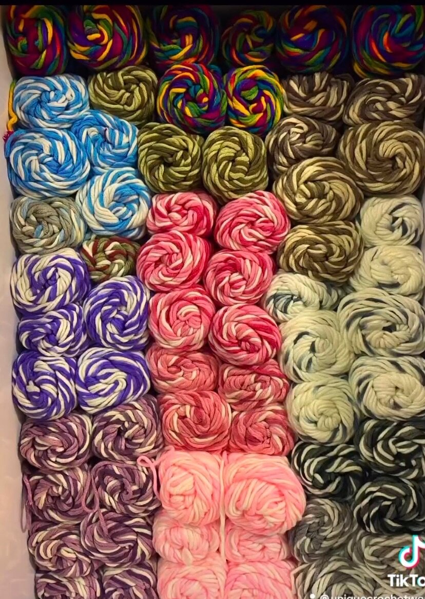 Multicolored yarns