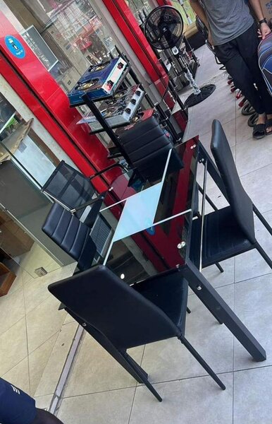 Table a manger 4 chaises