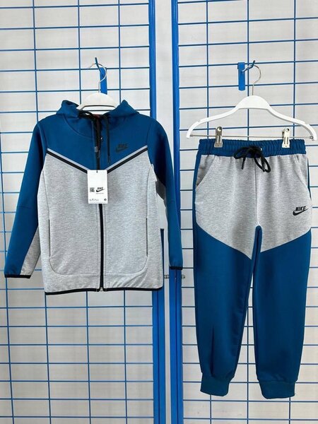 SURVÊTEMENT NIKE TECH