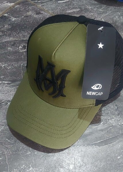 Casquettes neuves
