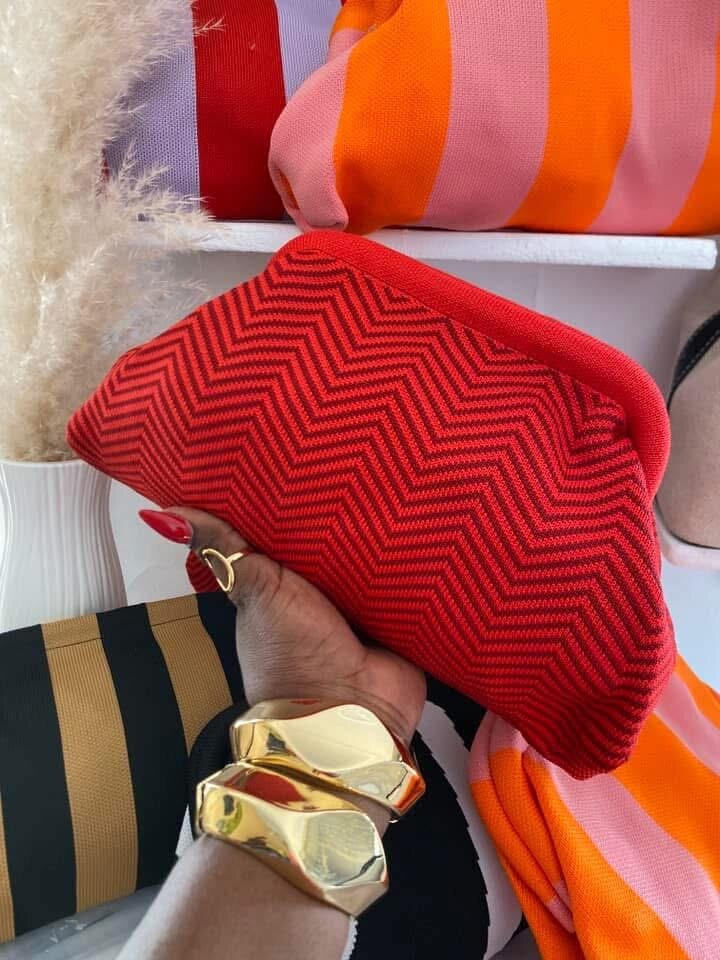 Pochette rayée chic colorée