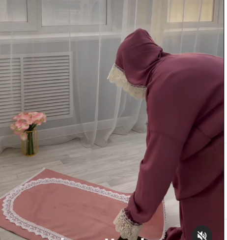 Новый нежно-бархатный жайнамаза с кружевами для наших сестер