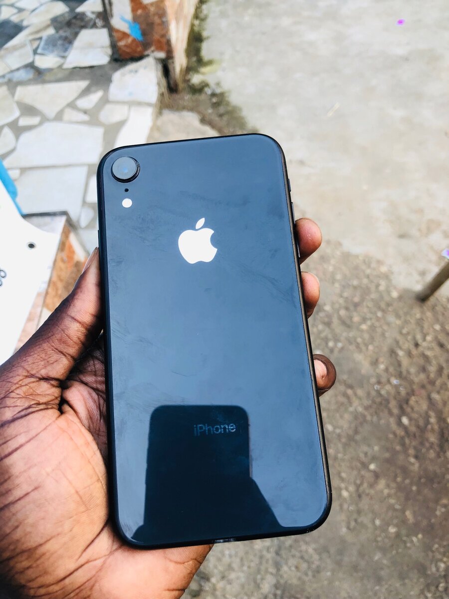 IPhone XR 64Go fonctionne avec turbo SIM