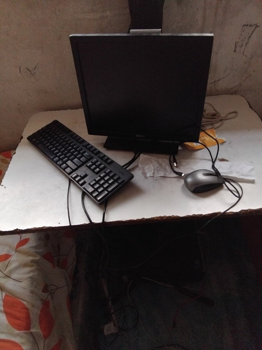 Computer,, 200GB 2GB Ram monitor,mouse,keyboard and all cabl