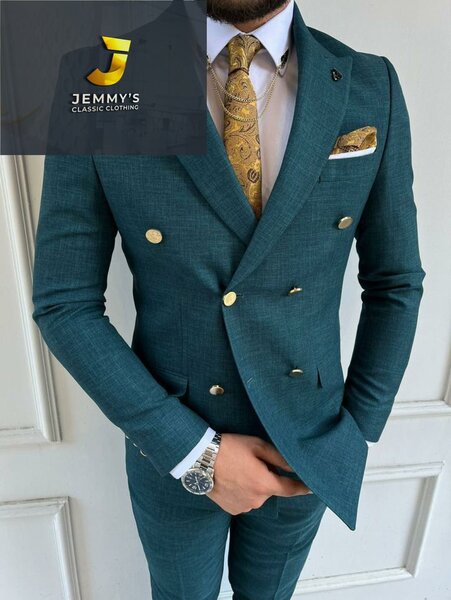 Stylish and high quality men's suit