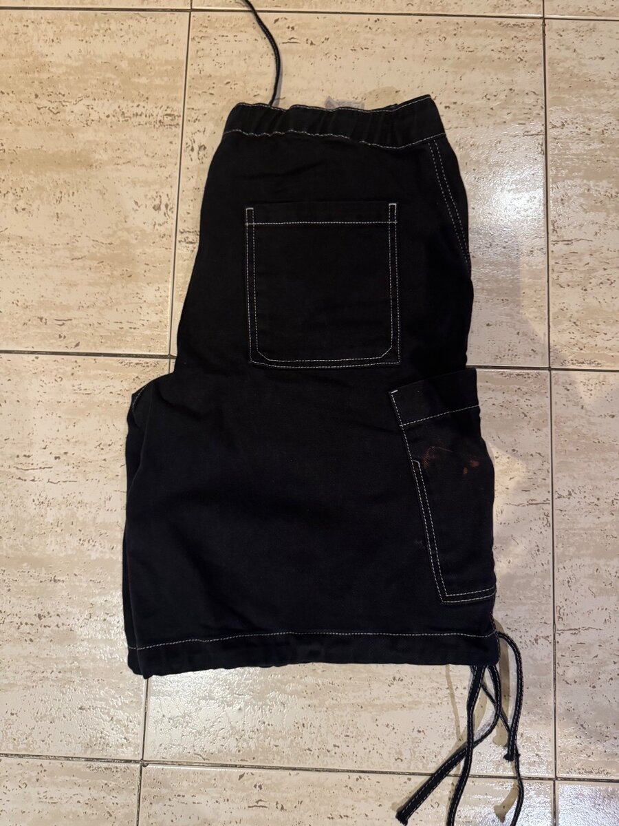 SHORT NOIR ZARA