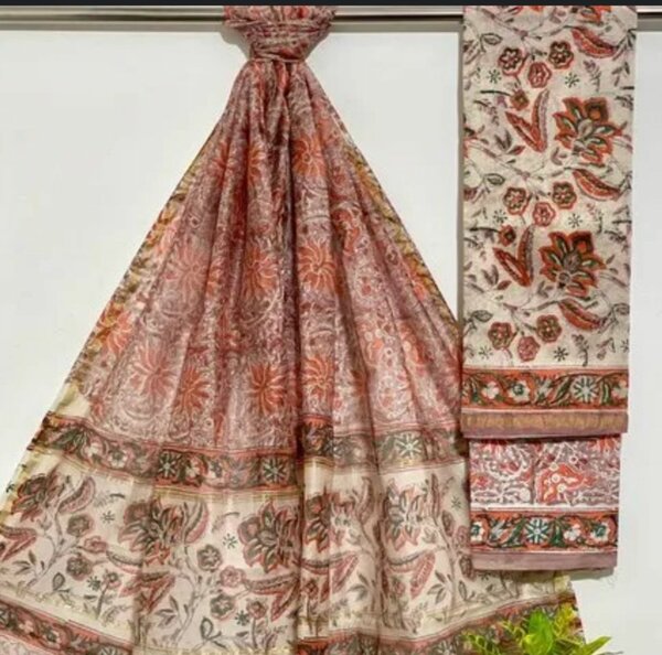 Ladies suit