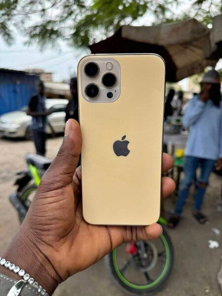 IPHONE 12 PRO MAX 256 Gig, Slightly Used