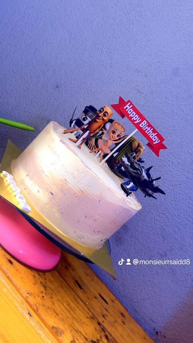 Gâteau d'anniversaire décoratif