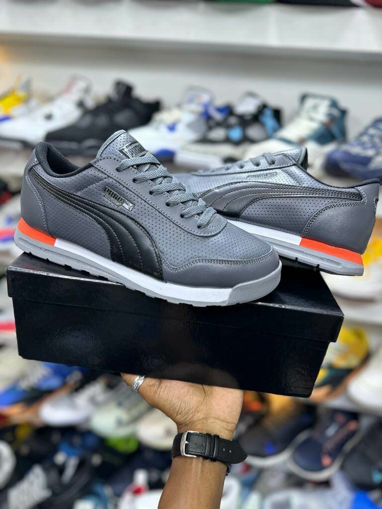 Chaussures de sport Puma grises