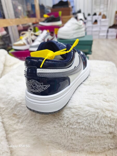 Кроссовки Джорданы