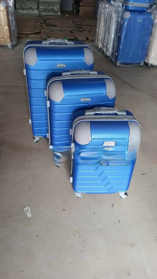 Smart traveling suitcases