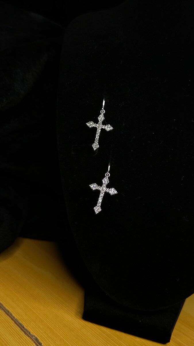 Boucles Croix Éclatantes