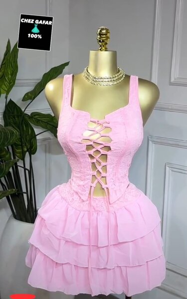 Robe rose glamour dentelle