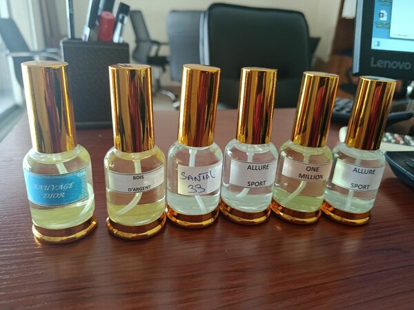 Parfums Pure Essence