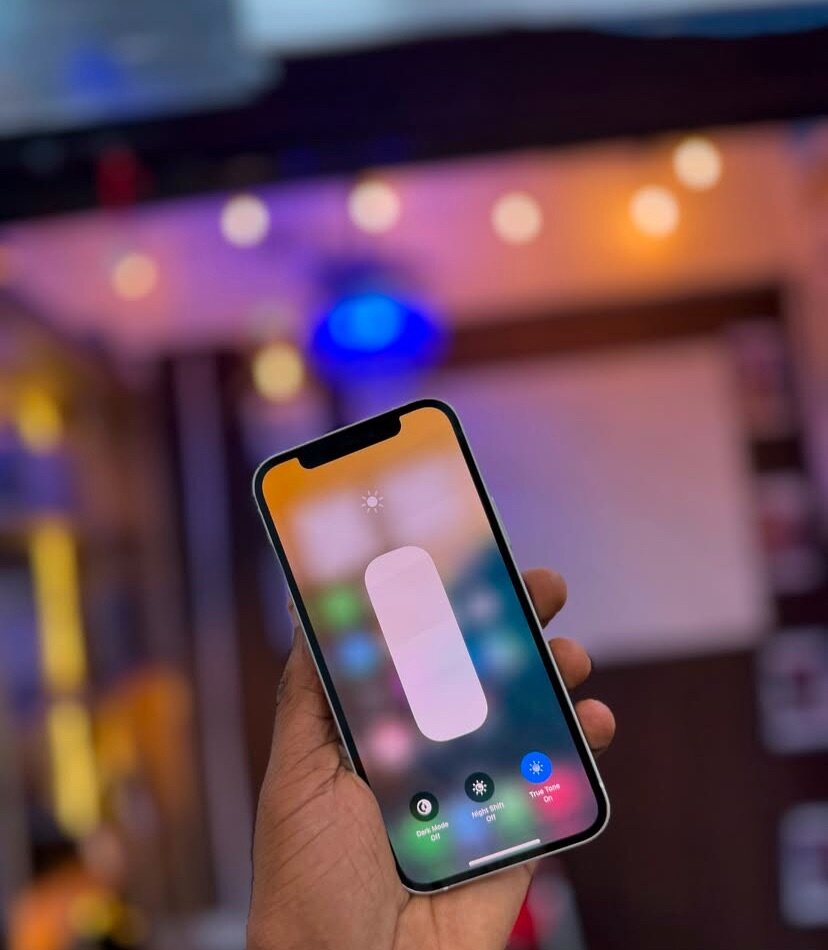 Iphone 12 V: 128gig V: Factory unlocked V: 100% Clean