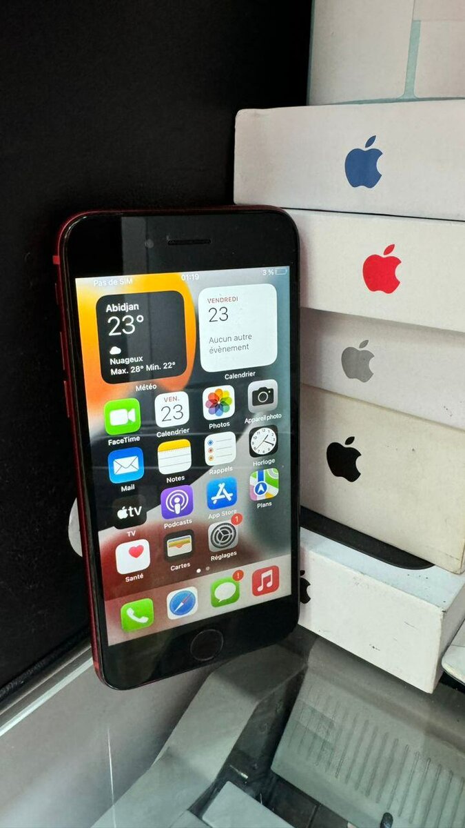 *iphone 8 64giga tout passe : 57.000f