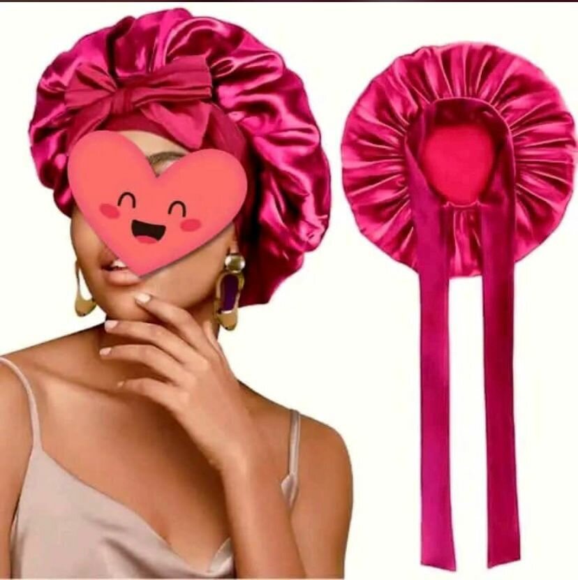 Bonnet en satin ajustable