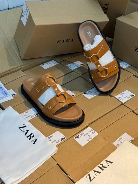 Sandales Zara en cuir élégant