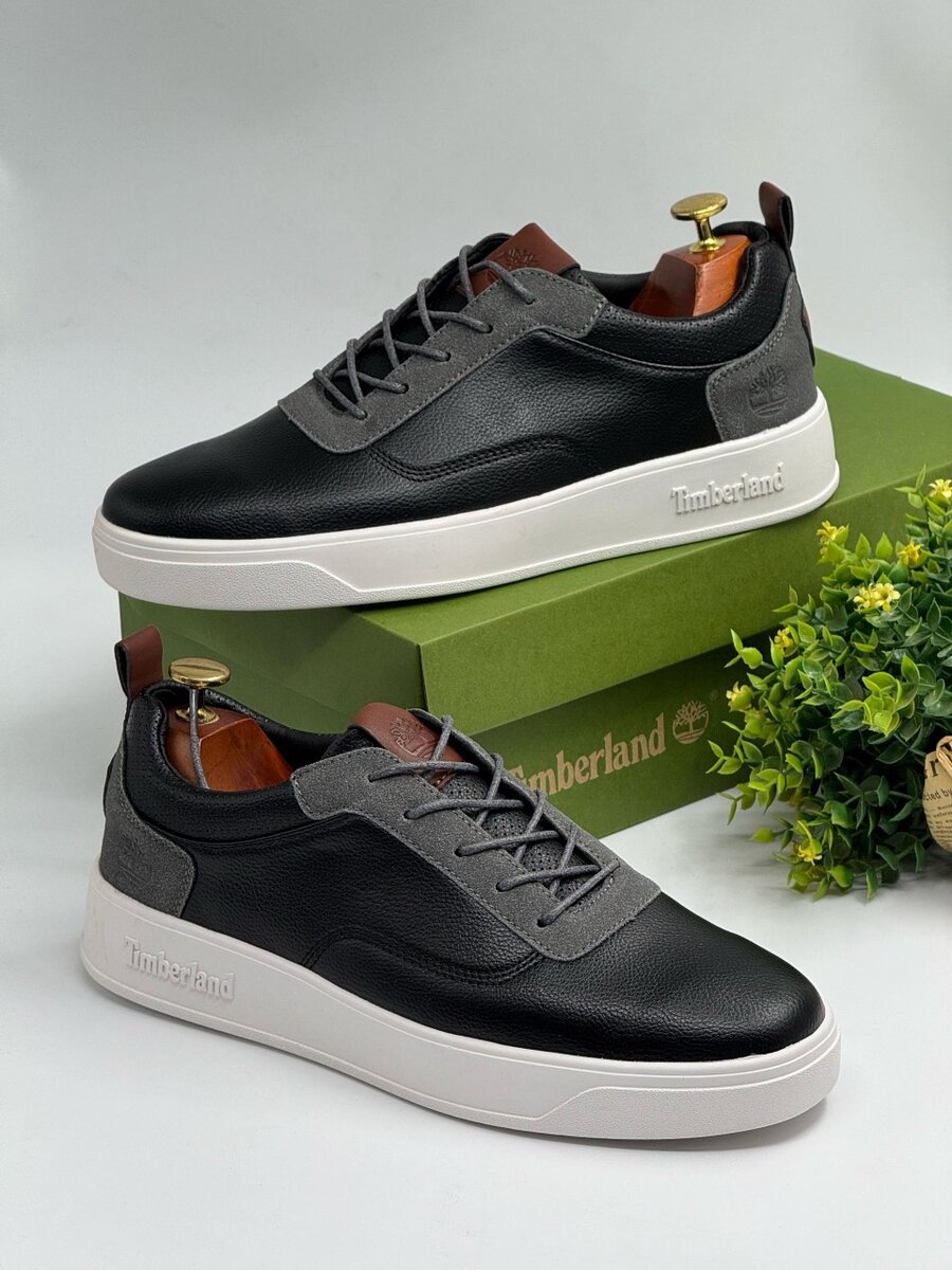 TIMBERLAND GREY AND BLACK