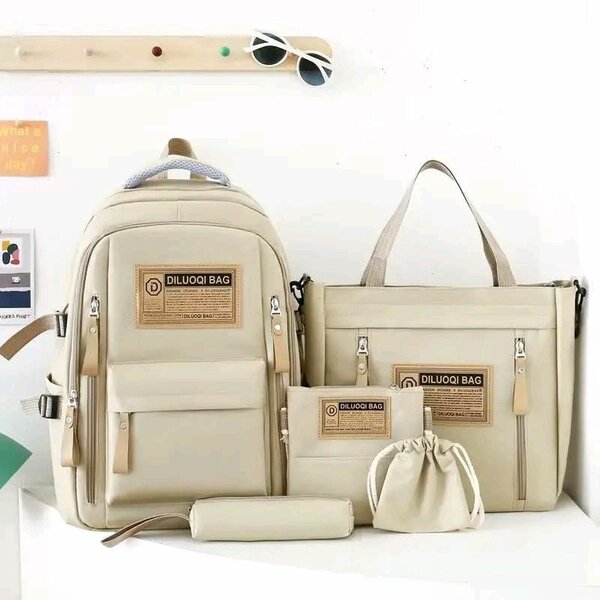Set de sacs à dos et pochettes