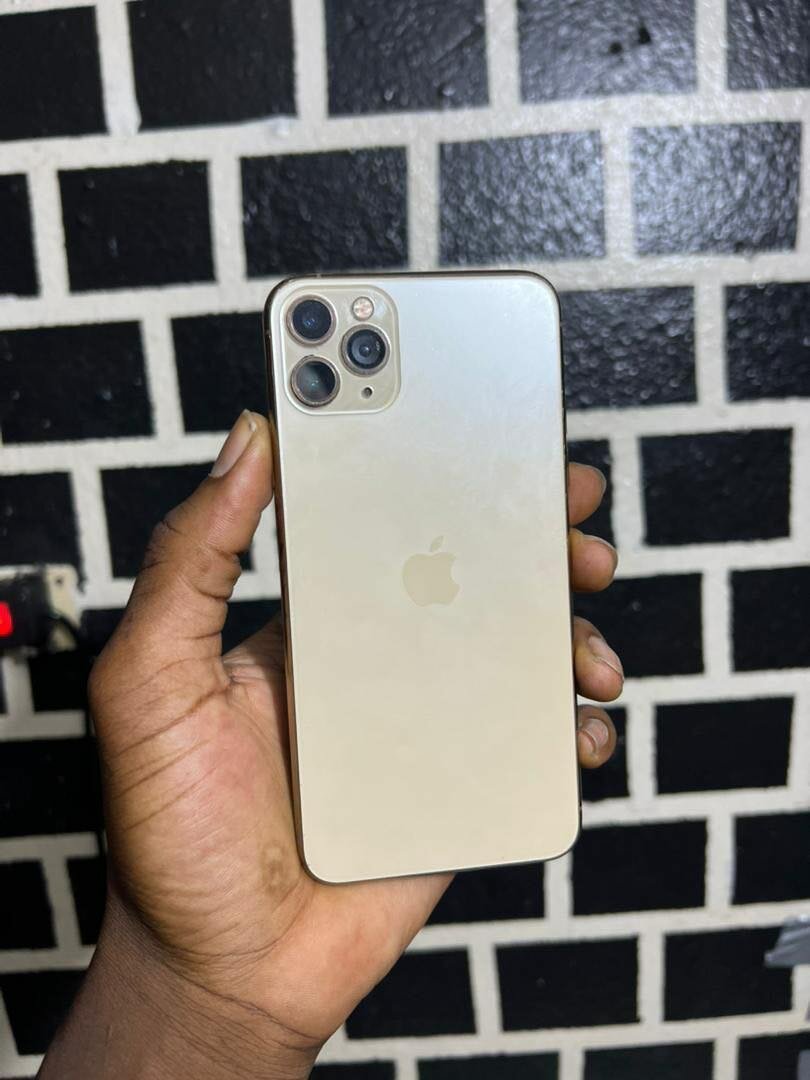 iPhone 11pro max 256giga sans Face ID