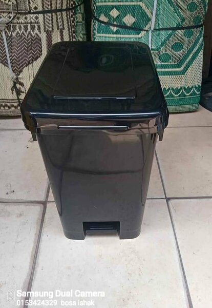 Poubelle avec pédale 30L